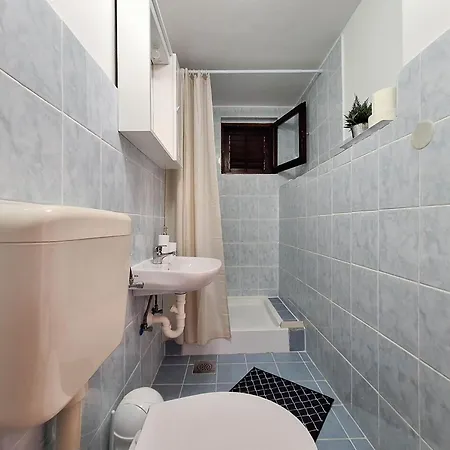 Apartment Drena *